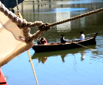 The pirates attack the Santa Maria