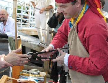 Using the amputating nippers