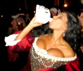 Pearl with the Kah Container