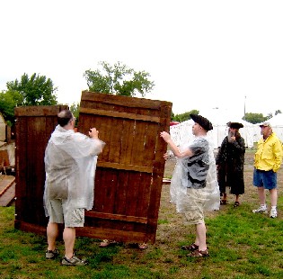 Rats & Stinky Bob Assembling the Tavern