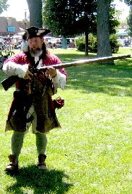 M.A. d'Dogge explains weapon loading 4