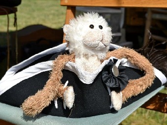 Lob in Michael C's hat