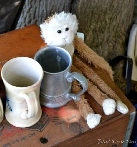 Lob Drinking From Mugs