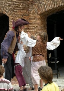 Youngblood swings at Portside Tom