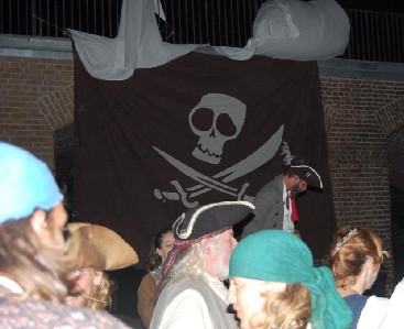 The pyracy pub flag with cover flowing