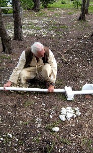 DB erecting his tent sail 1
