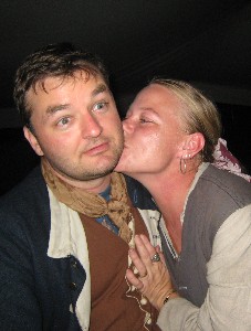 Jill-Handed Red kisses Mission 1